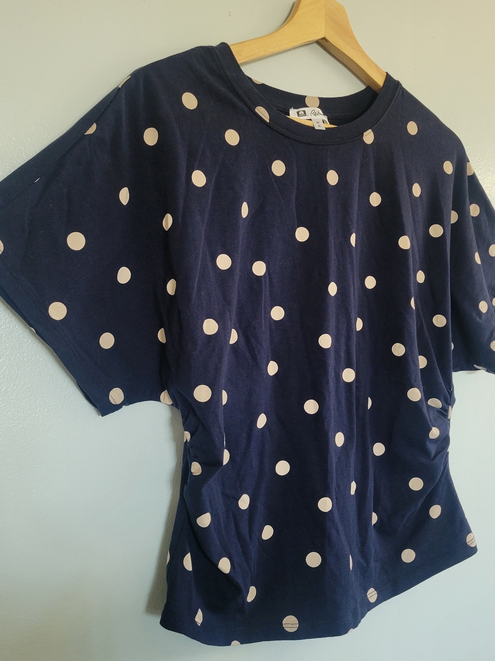REITMANS Navy Polka Dot Short Sleeve Tee Sz M Shirred Sides Organic Cotton - Picture 4 of 11